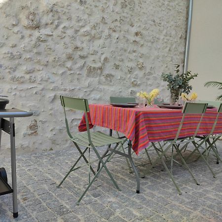 Beau Quartier Et Central, Maison Spacieuse Avec Cour, 3 Chambres, 3 Salles De Bains A 10 Min A Pied De La Gare Ορλεάνη Εξωτερικό φωτογραφία
