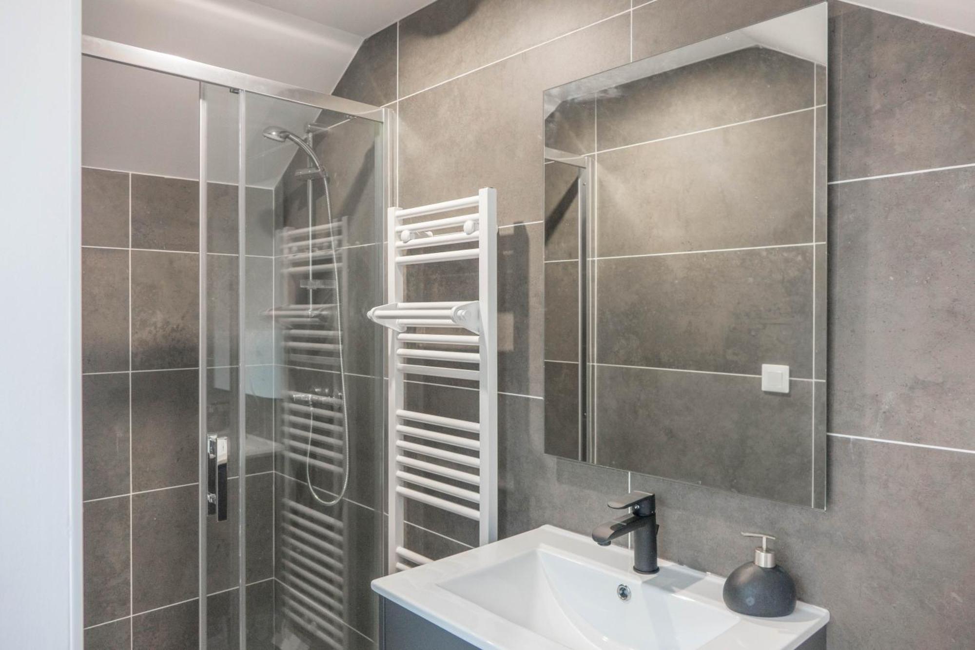 Beau Quartier Et Central, Maison Spacieuse Avec Cour, 3 Chambres, 3 Salles De Bains A 10 Min A Pied De La Gare Ορλεάνη Εξωτερικό φωτογραφία
